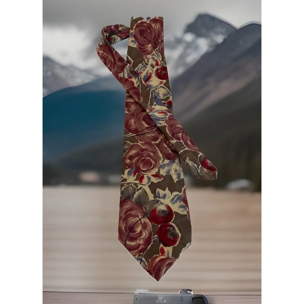 Vintage Van Heusen Muted Pinks, Greens,‎ & Blue Mens Necktie Abstract Roses Silk